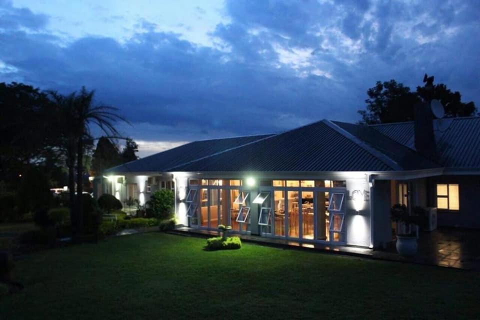 Nauntons Guest House & Wedding Venue レディスミス エクステリア 写真
